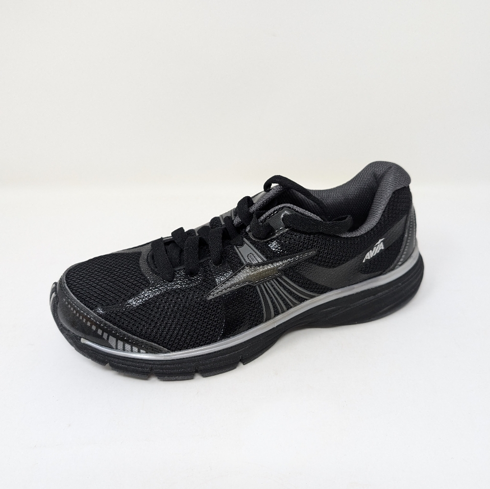 NIB. WOMEN'S AVIA RUNNING SNEAKER SIZE 6. # A5657WBV. BLACK, DARK GREY.